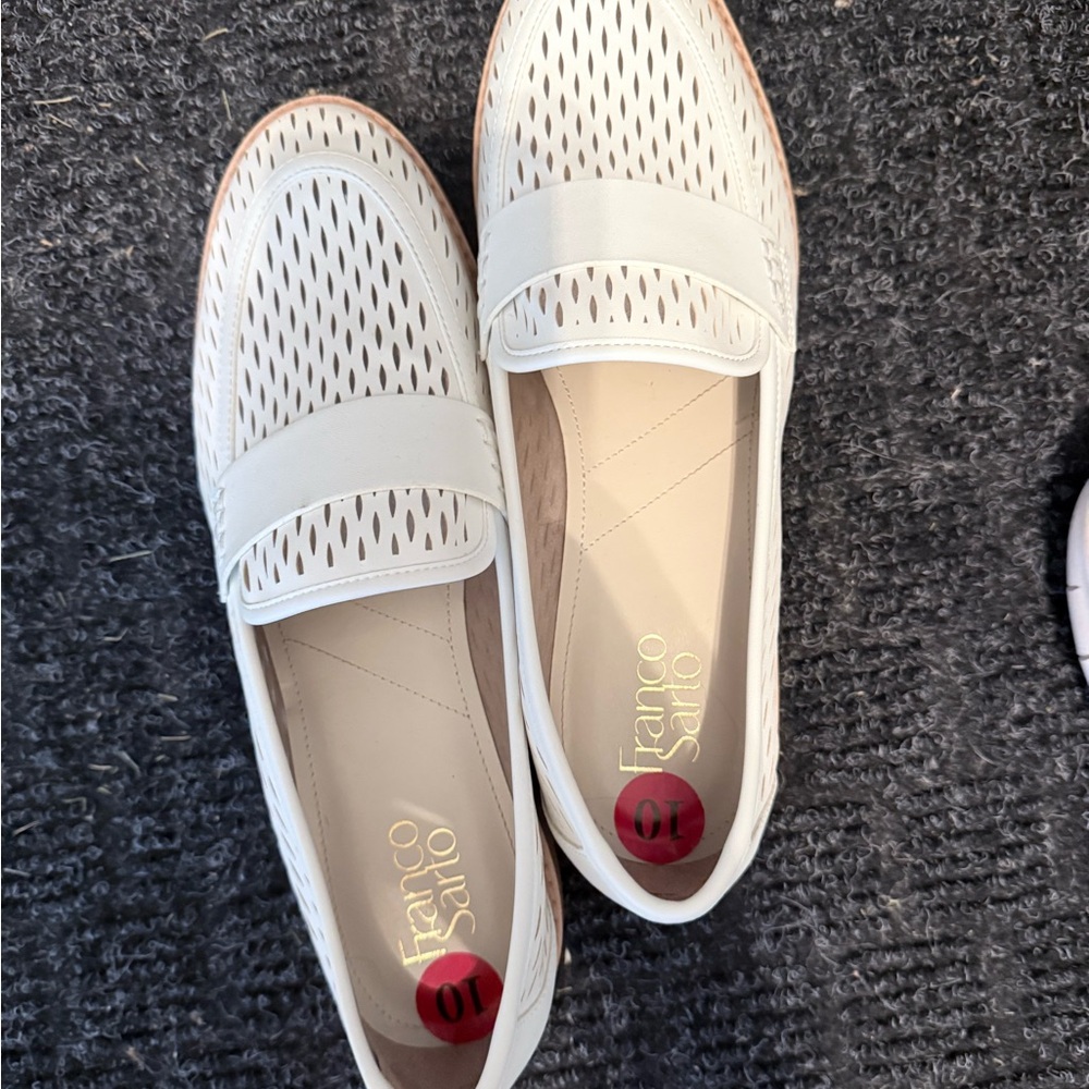 Women’s white Loafer
